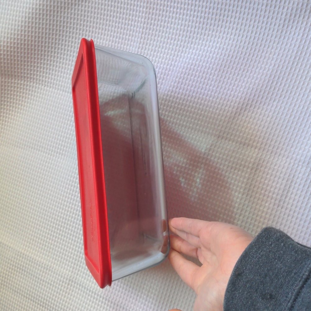 Pyrex storage dish